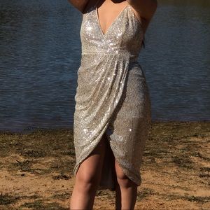 Sparkling mid long dress !